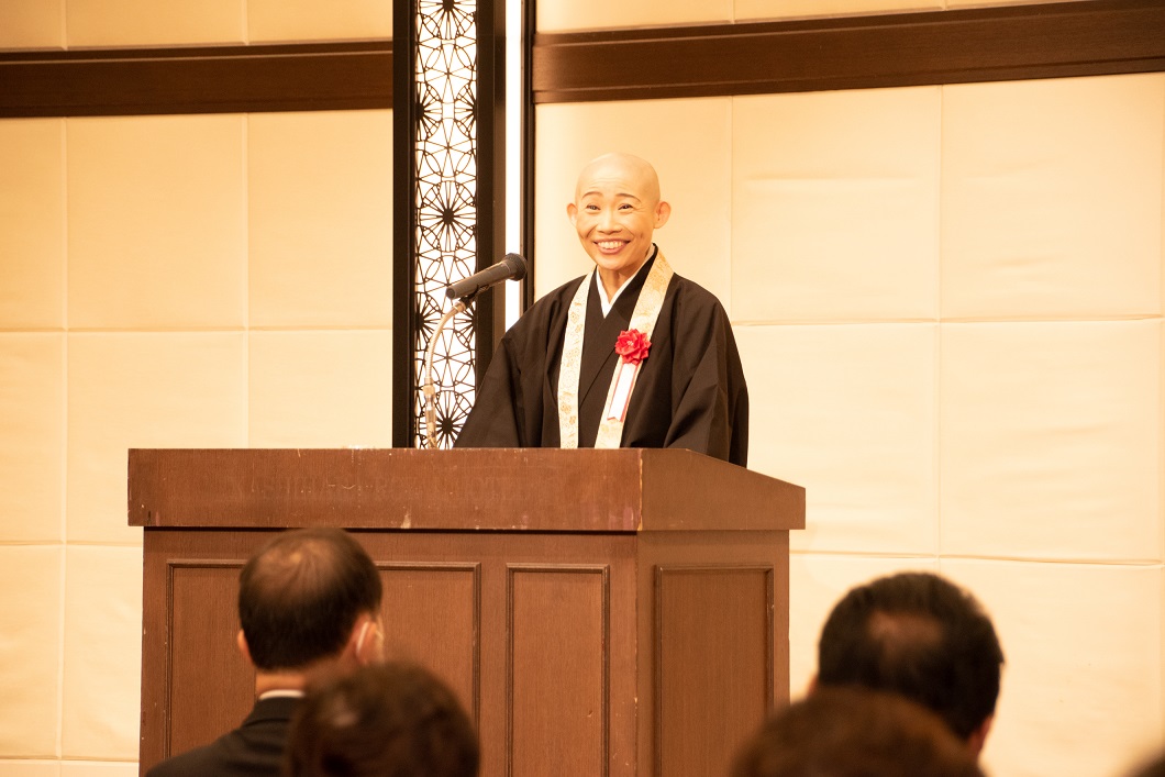 露の団姫（まるこ）師